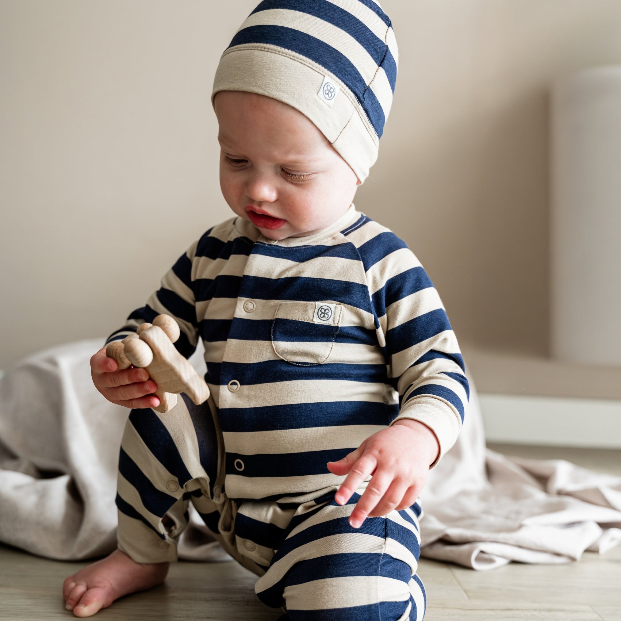 Gorro con nudo en Navy Stripe – UPF 50+