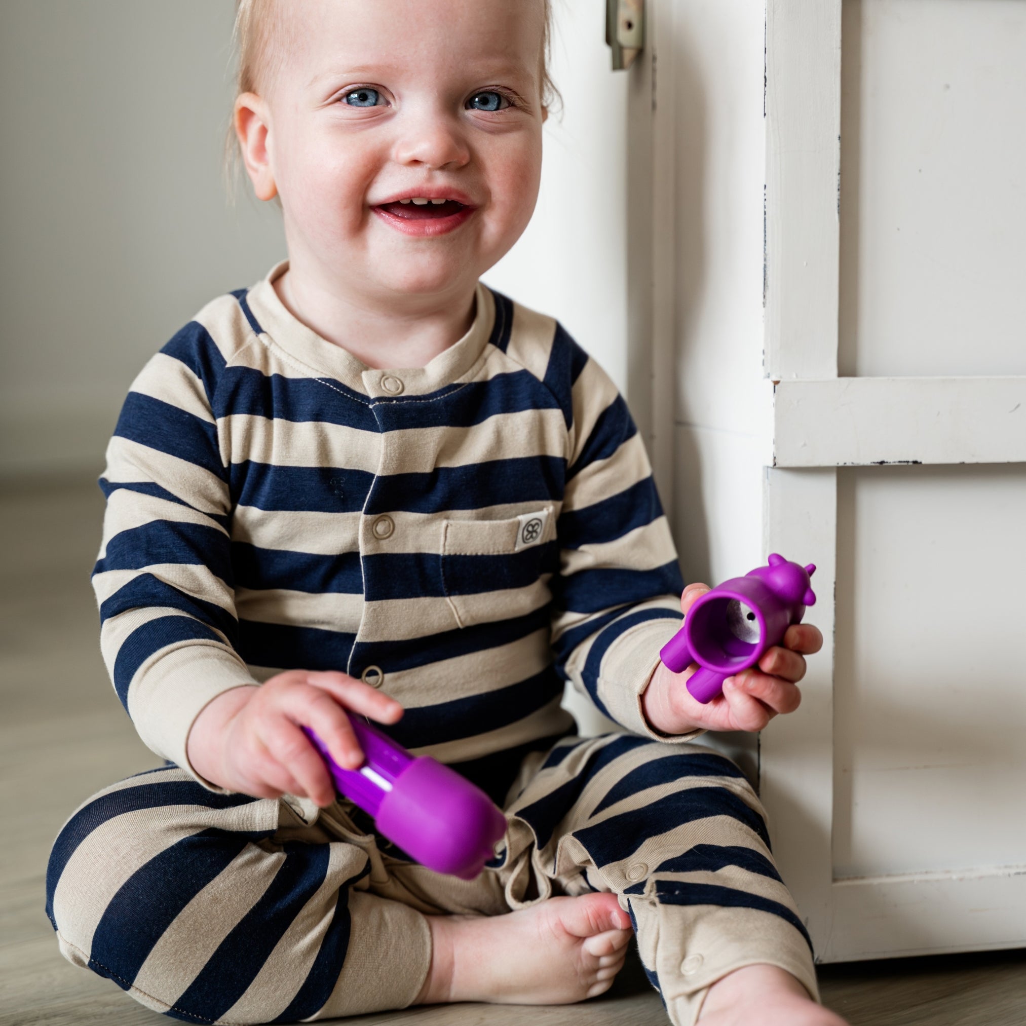 Combinaison bébé en Navy Stripe – UPF 50+