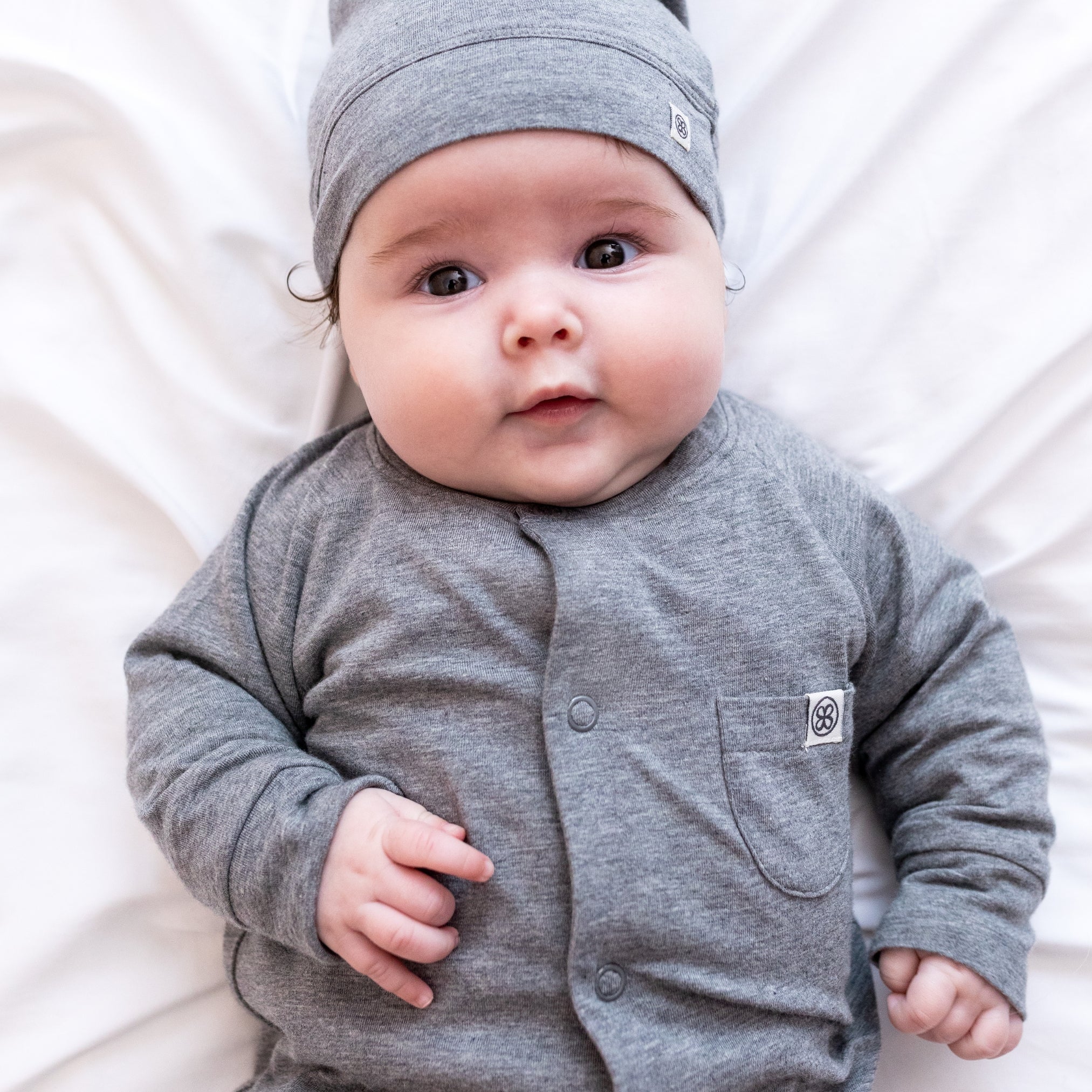 Combinaison bébé en Stone Grey – UPF 50+