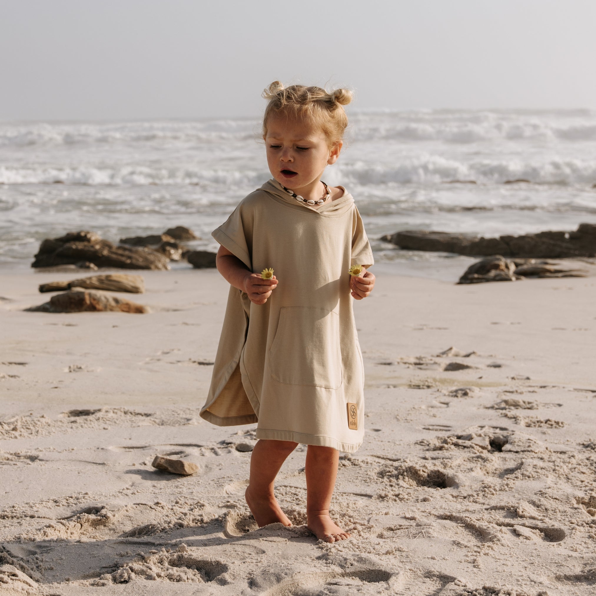 Cloby UV Poncho in Sandy Beach