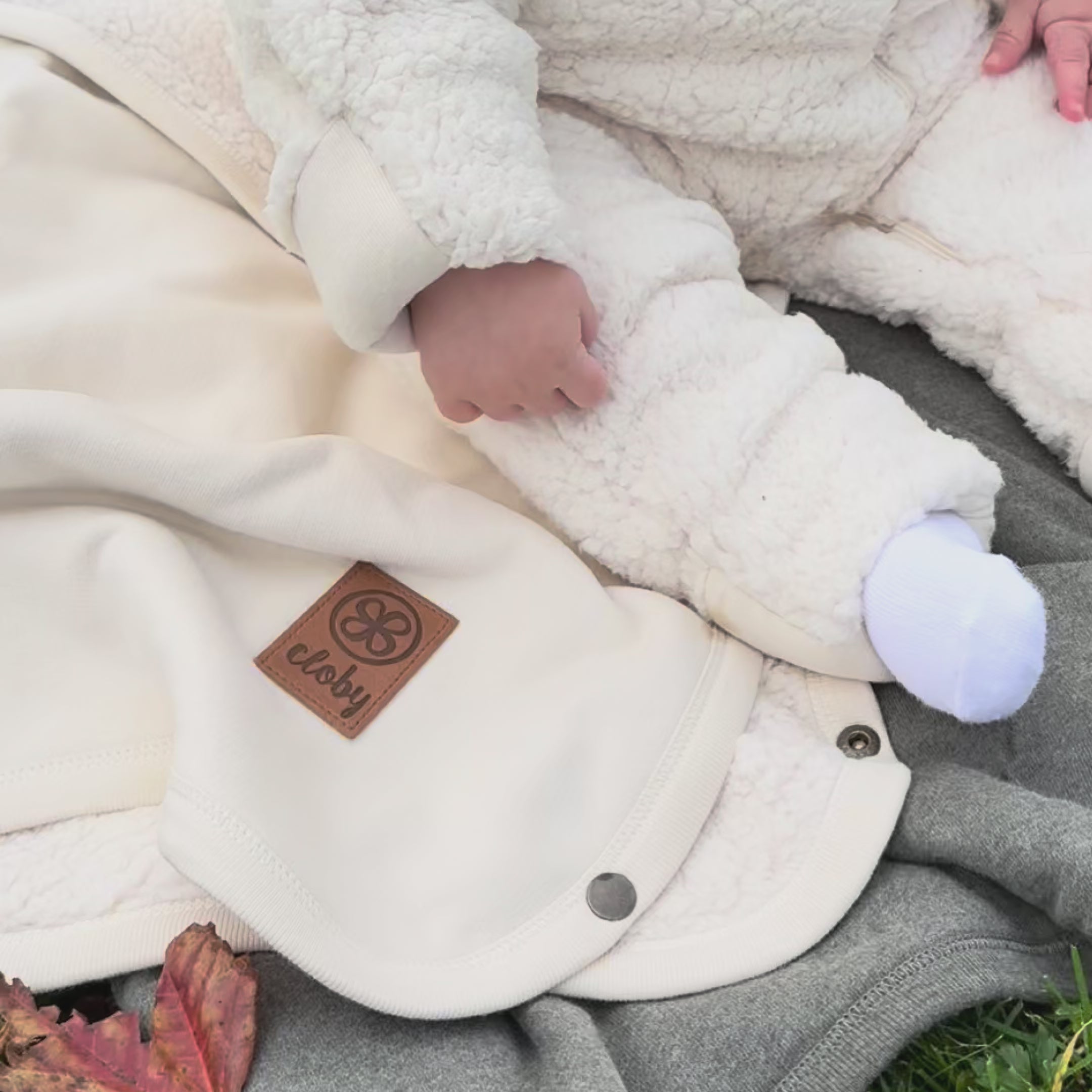 Video laden: Teddy-Decke in Off-White