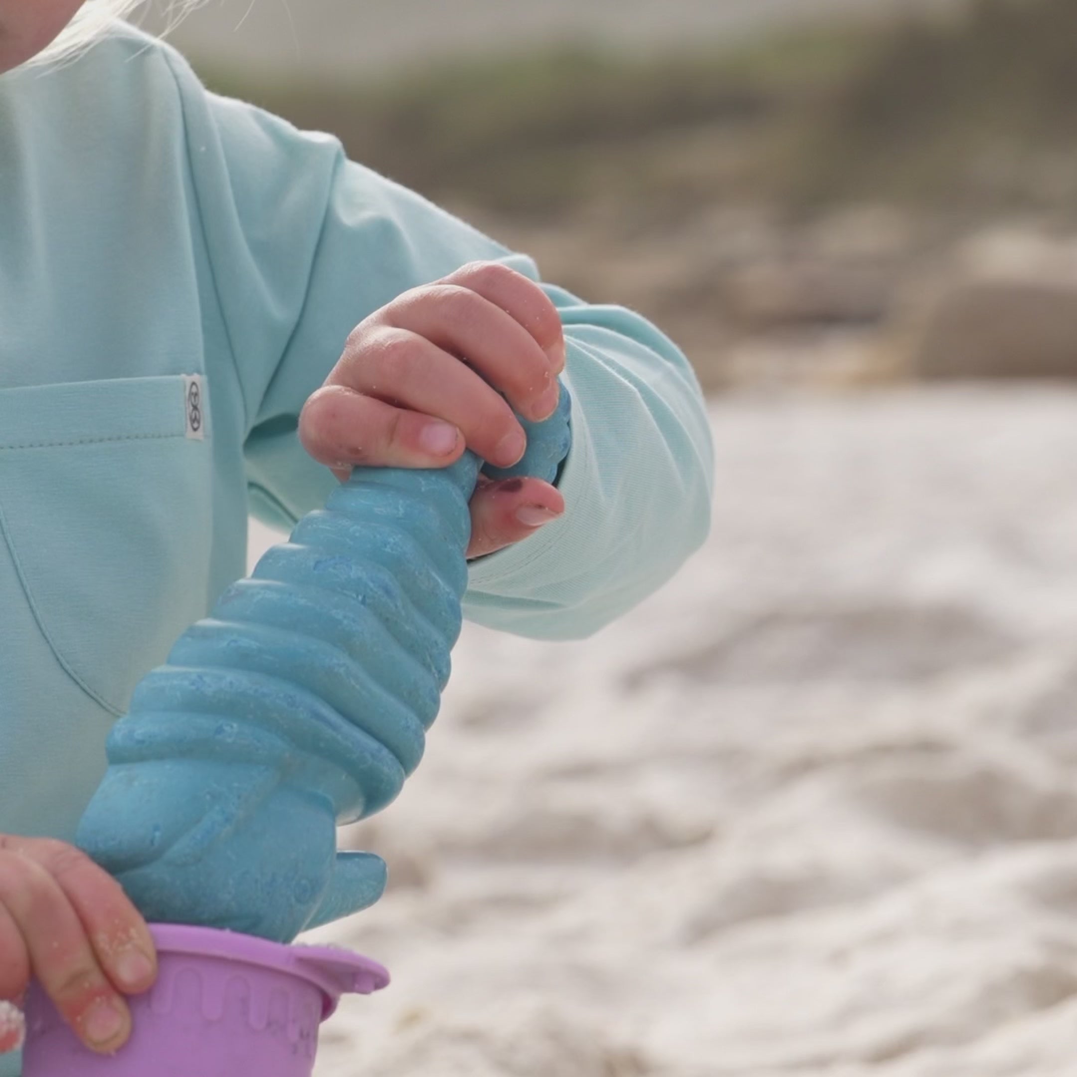 Video laden: Longsleeve in Sea Blue – UPF 50+